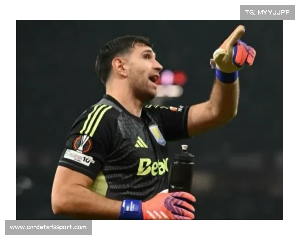 马丁内斯脱手失误,维拉门将状态成隐患